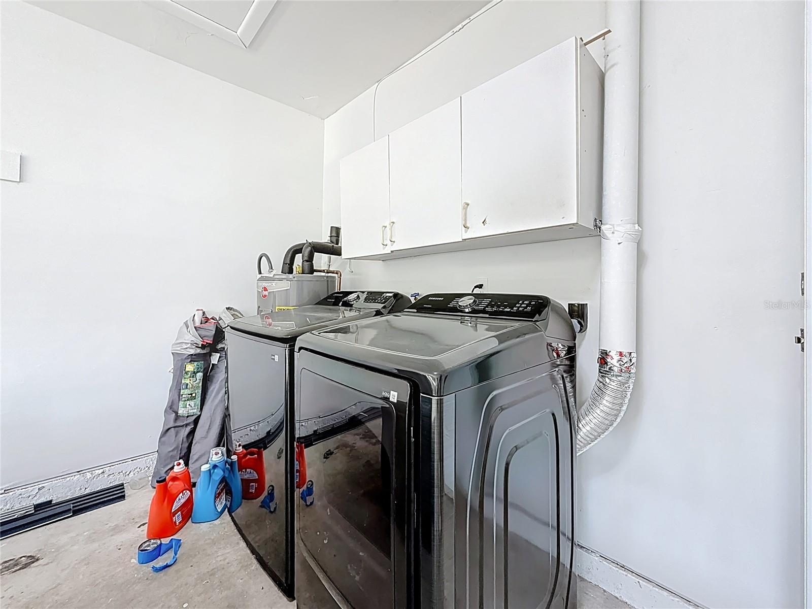 TAMPA SHORES INC 1 UNIT 3 - Residential Lease