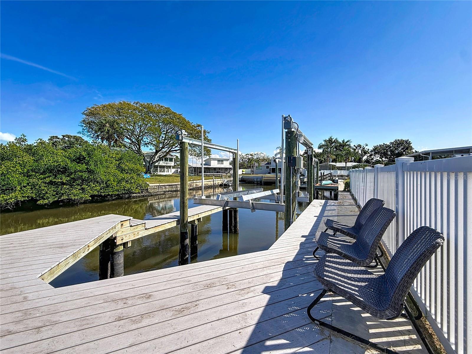 TAMPA SHORES INC 1 UNIT 3 - Residential Lease