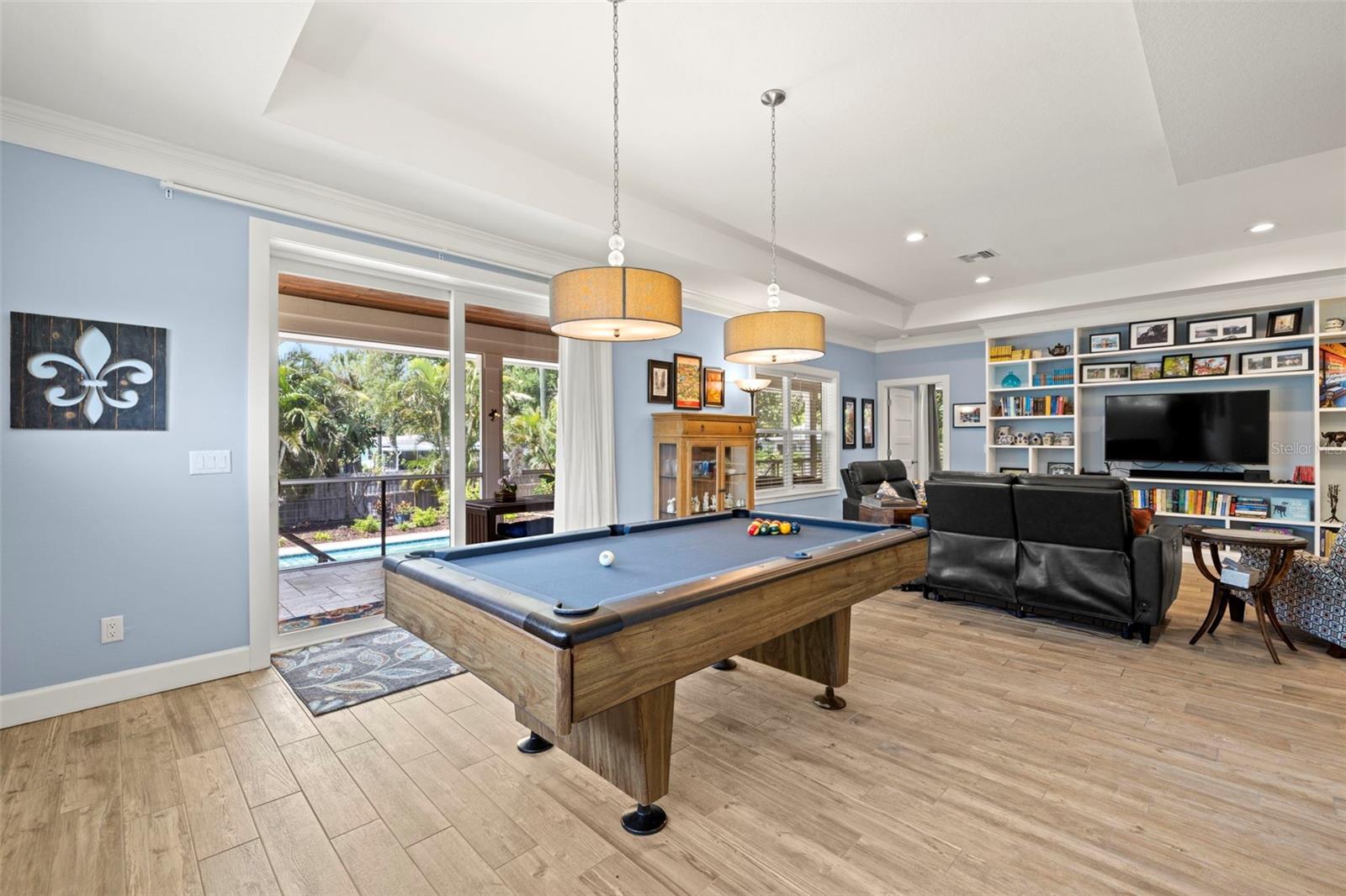 HOYTS A A SUB - Residential