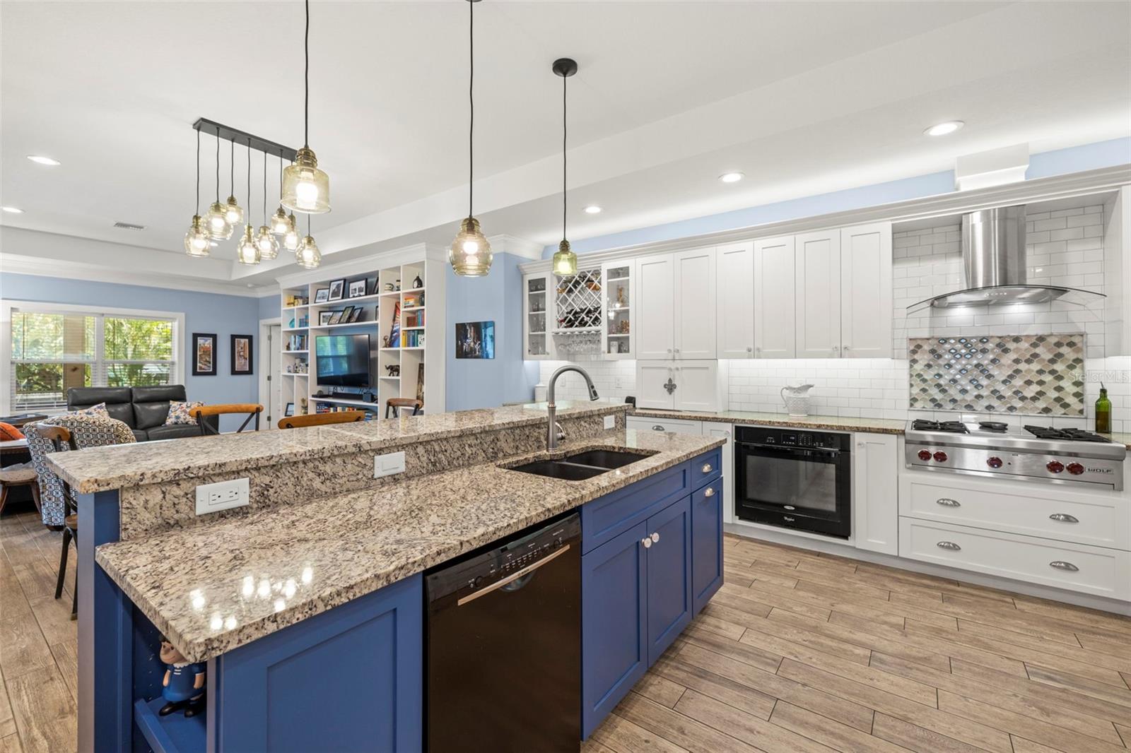 HOYTS A A SUB - Residential