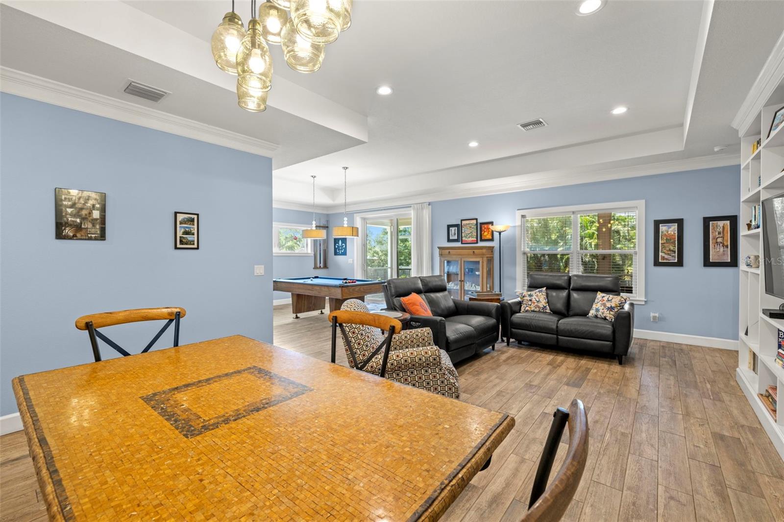 HOYTS A A SUB - Residential