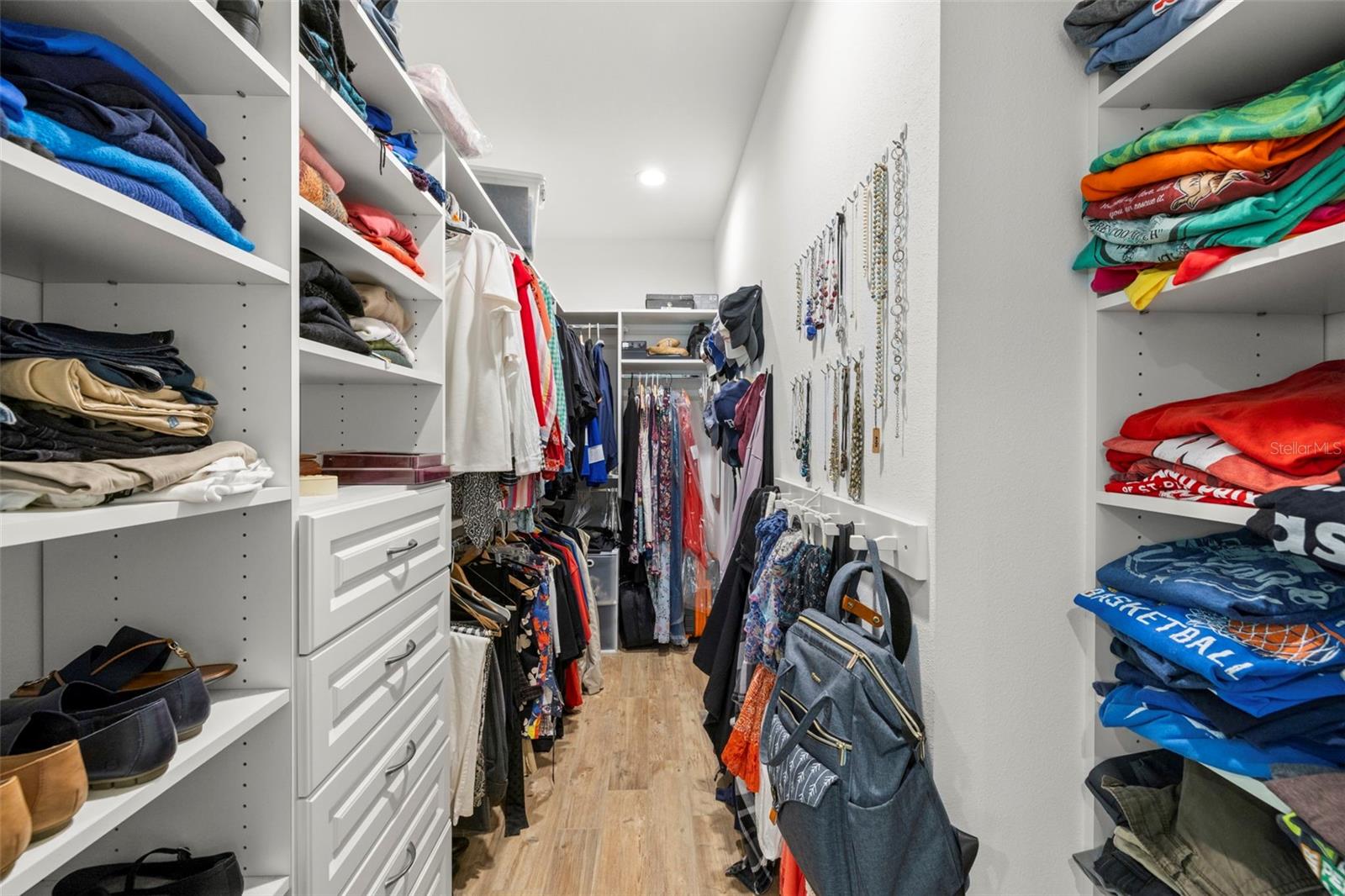 HOYTS A A SUB - Residential