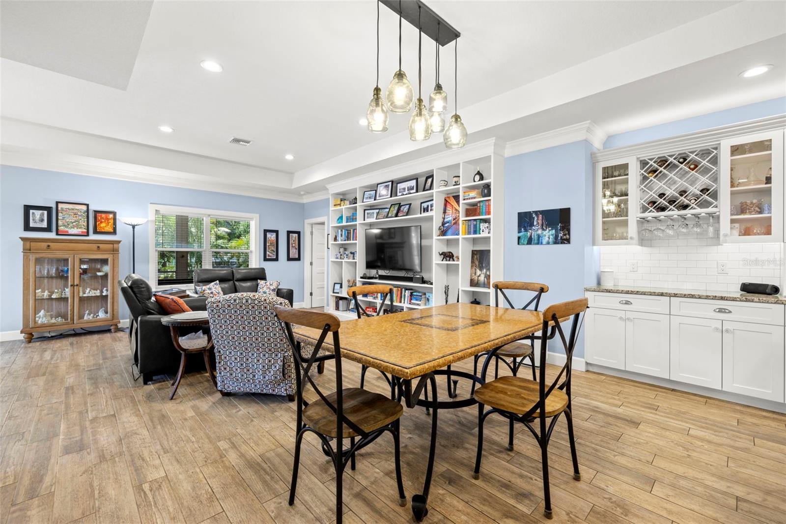 HOYTS A A SUB - Residential