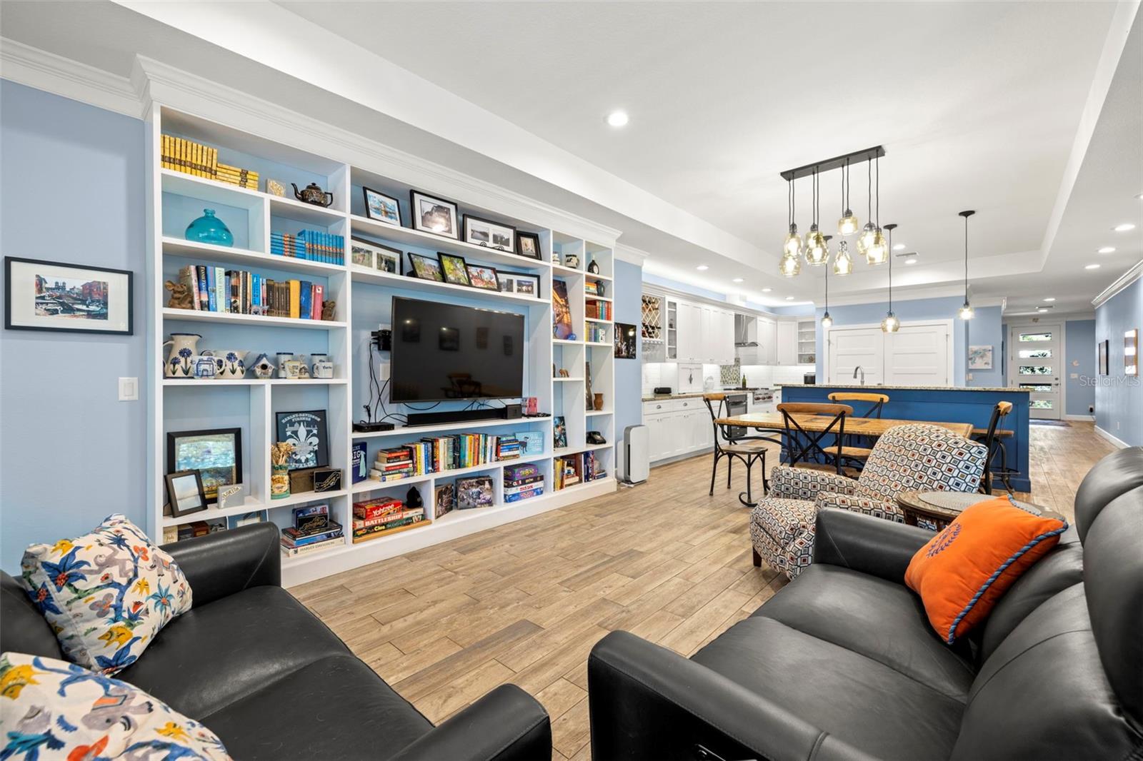 HOYTS A A SUB - Residential