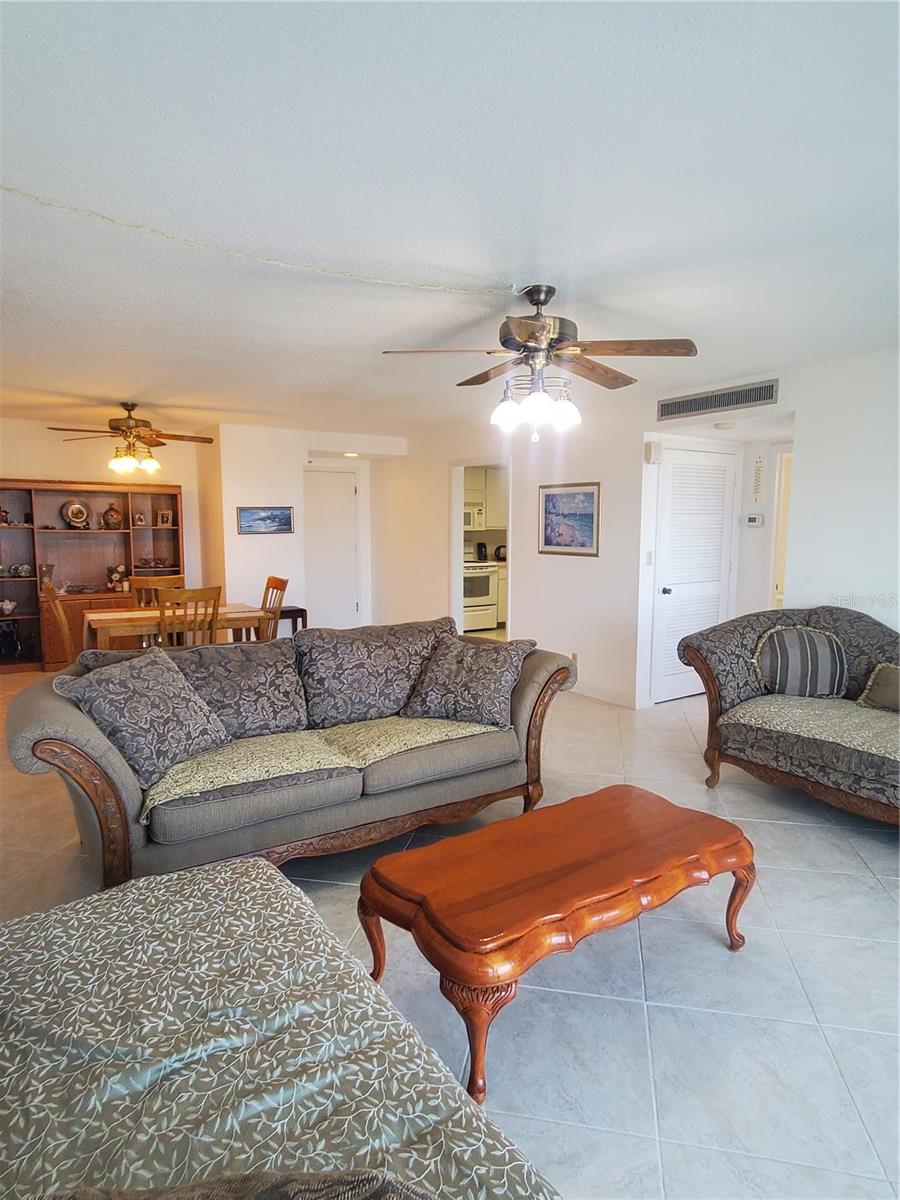 CONTINENTAL TOWERS INC CONDO - Residential Lease