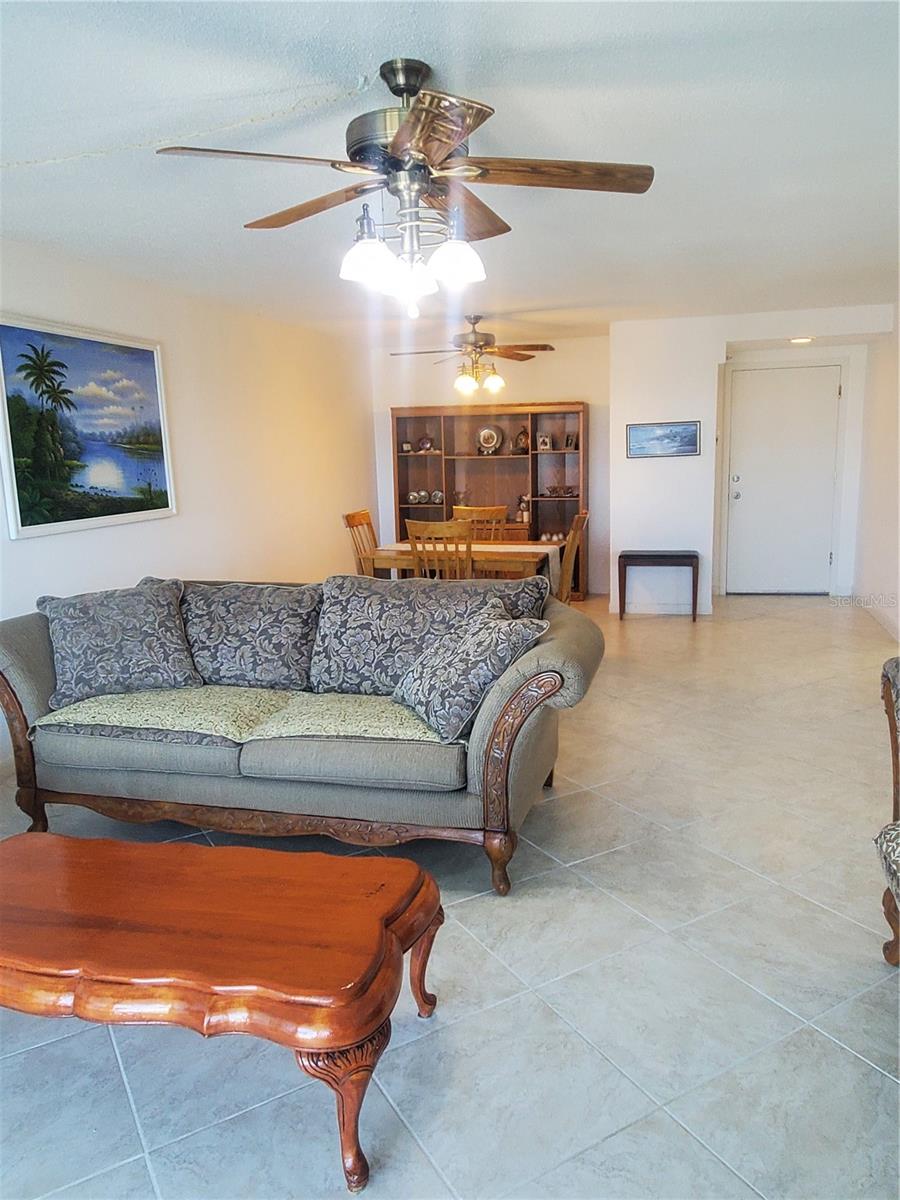 CONTINENTAL TOWERS INC CONDO - Residential Lease