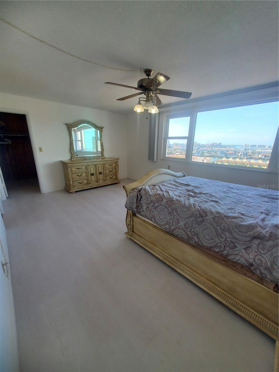 CONTINENTAL TOWERS INC CONDO - Residential Lease