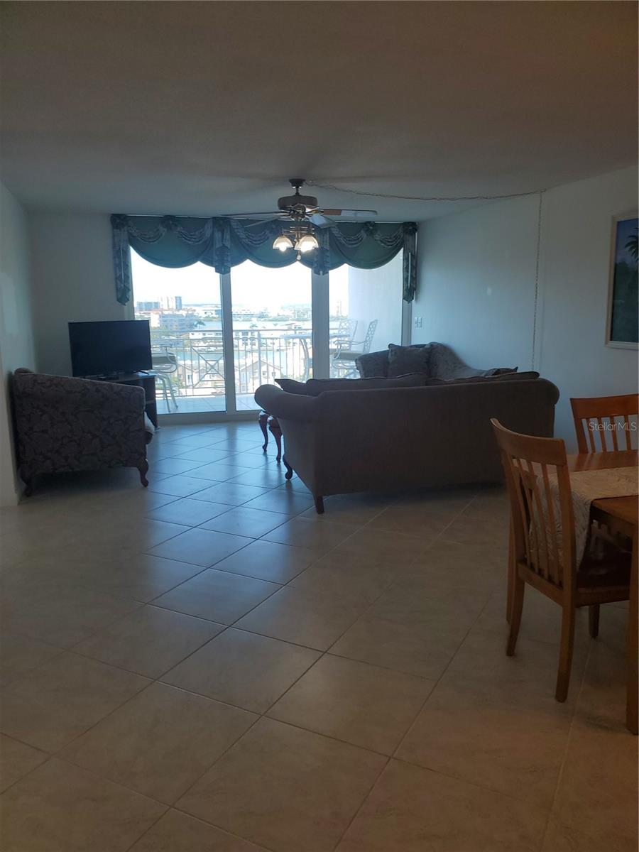 CONTINENTAL TOWERS INC CONDO - Residential Lease