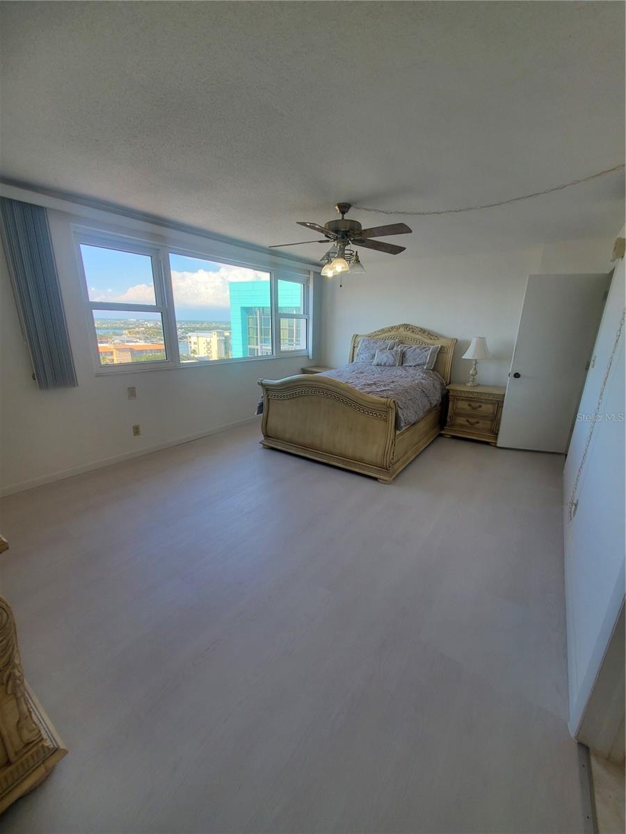 CONTINENTAL TOWERS INC CONDO - Residential Lease