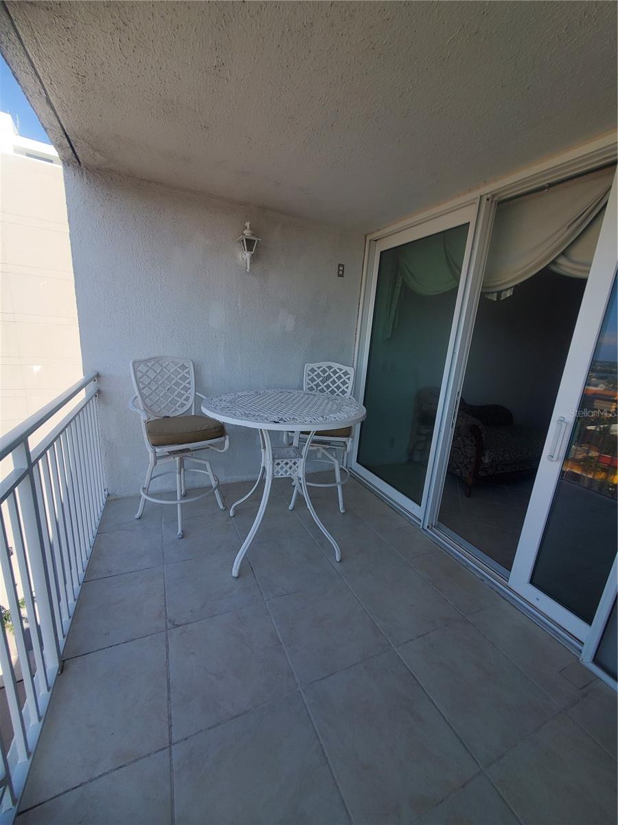 CONTINENTAL TOWERS INC CONDO - Residential Lease