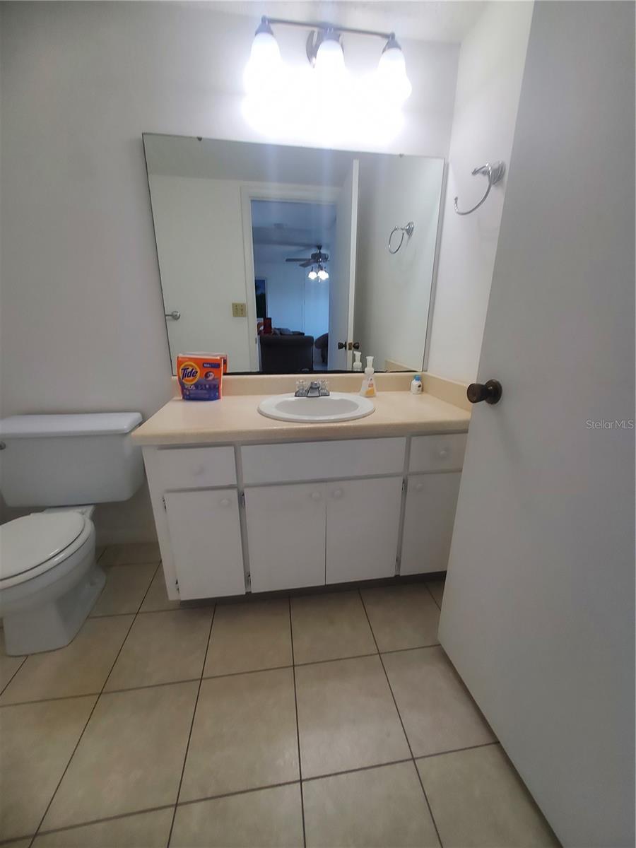 CONTINENTAL TOWERS INC CONDO - Residential Lease