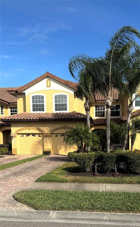 8261 MIRAMAR WAY 8261 LAKEWOOD RANCH FL 34202