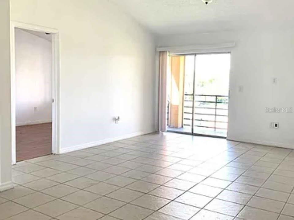 5220 VIA HACIENDA 212