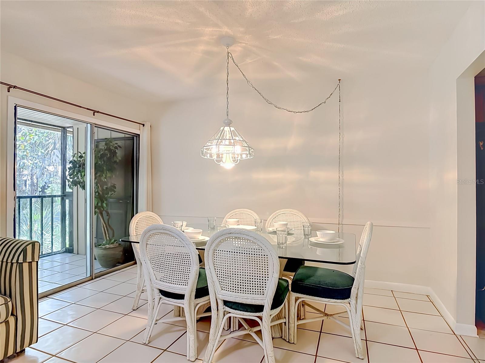 LAKESIDE CONDO APTS - Residential