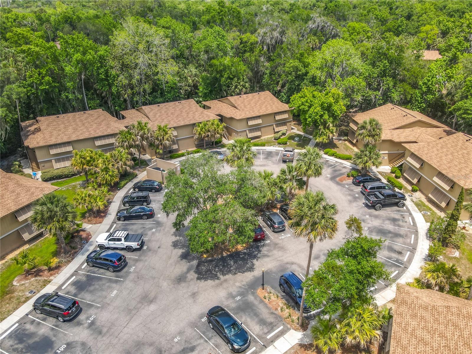 LAKESIDE CONDO APTS - Residential