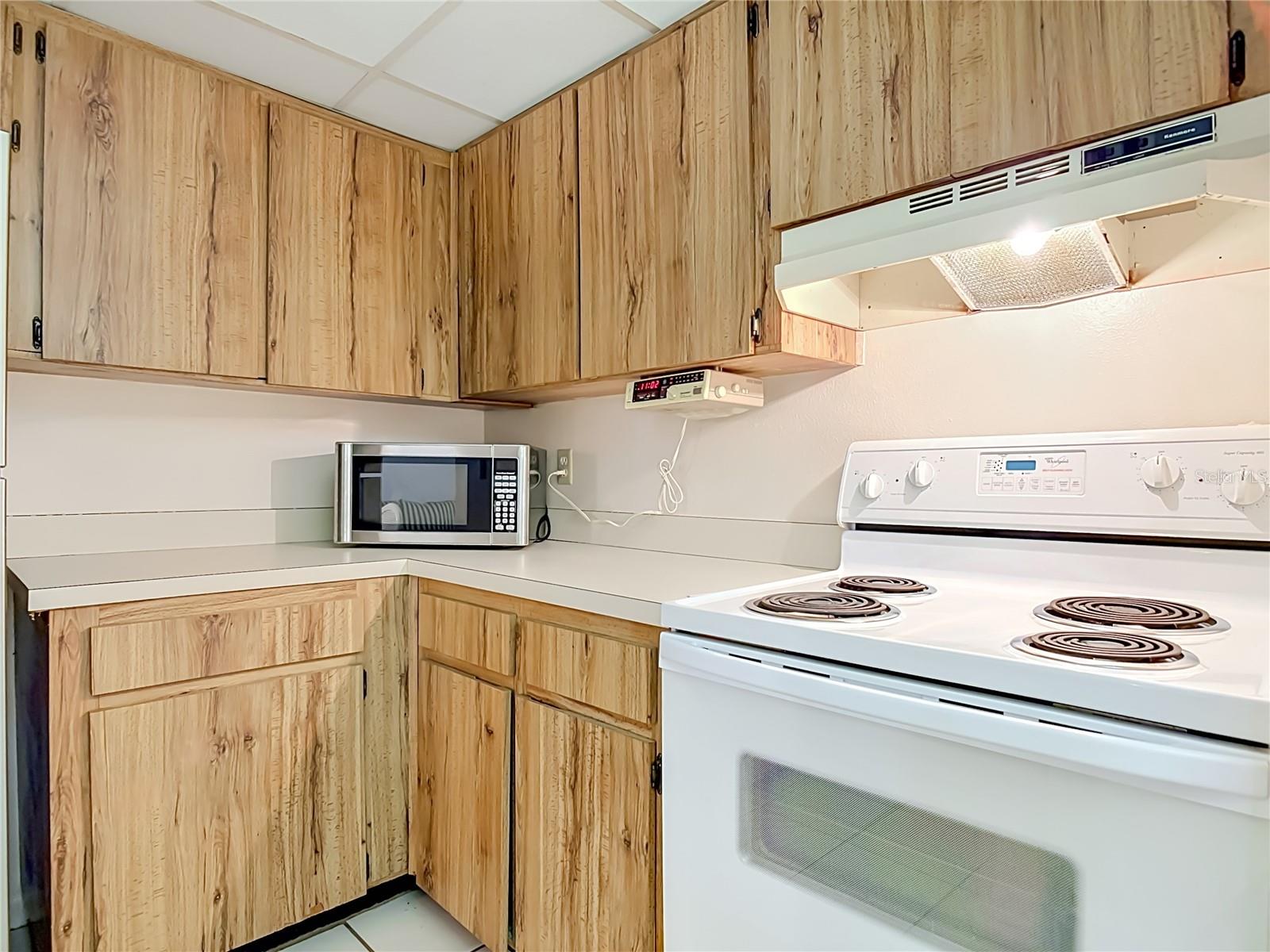 LAKESIDE CONDO APTS - Residential
