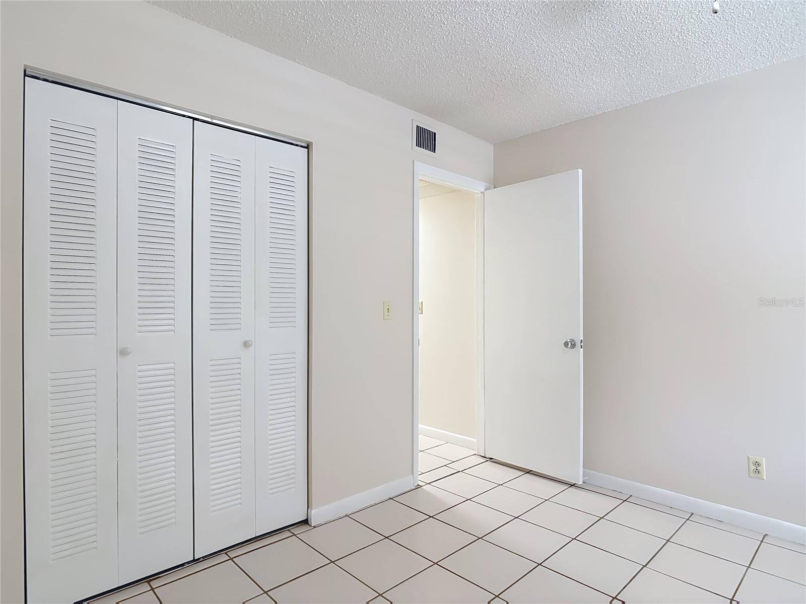 LAKESIDE CONDO APTS - Residential