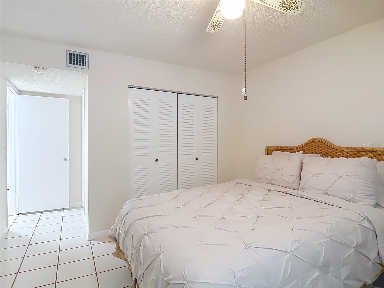 LAKESIDE CONDO APTS - Residential