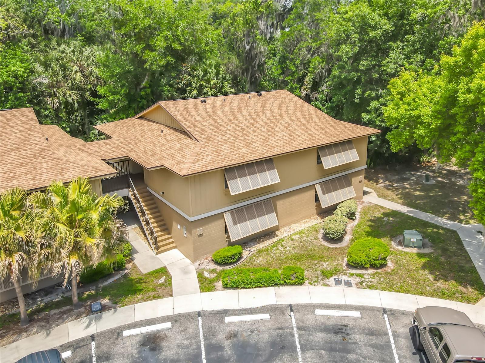 LAKESIDE CONDO APTS - Residential