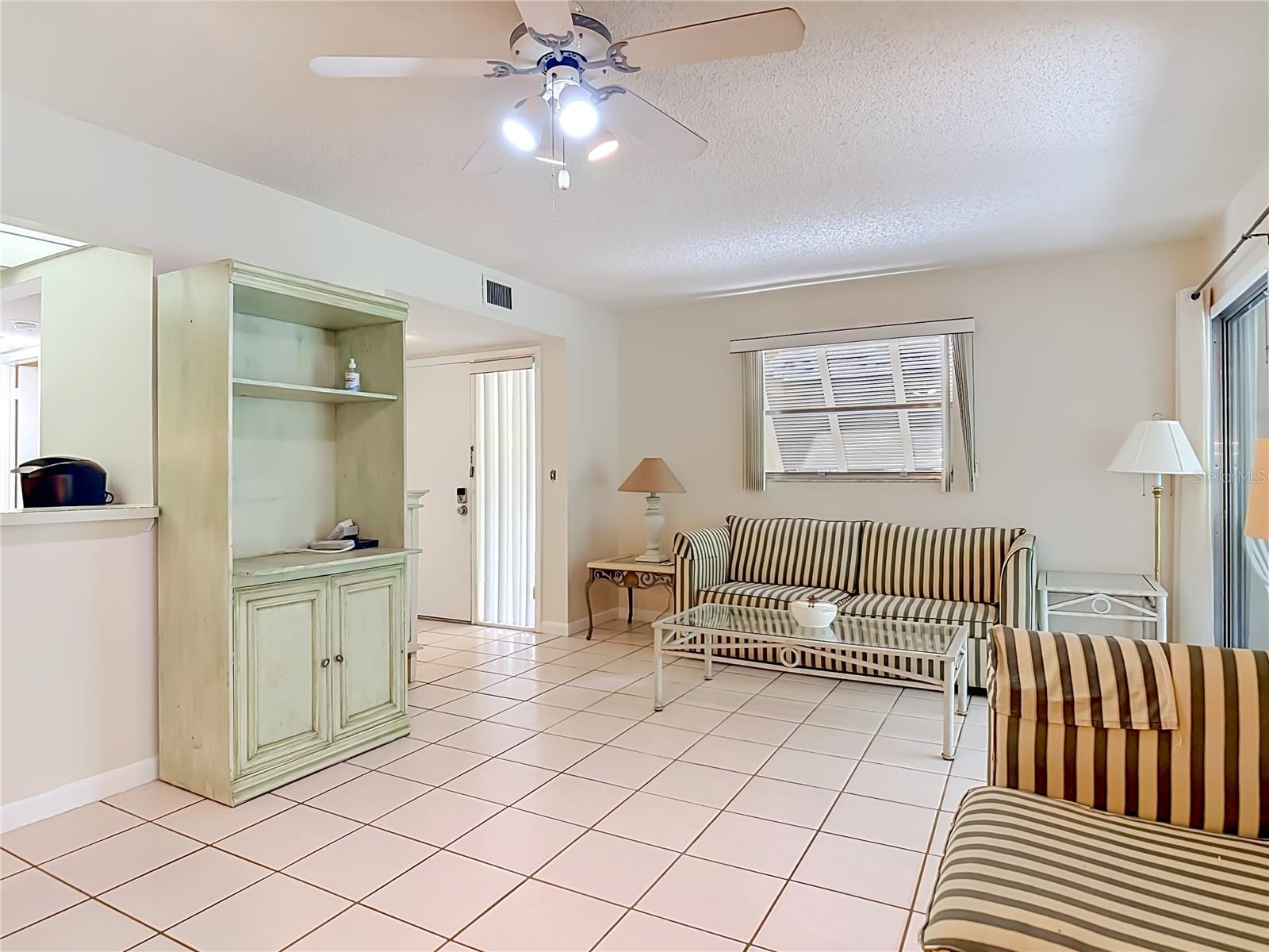 LAKESIDE CONDO APTS - Residential