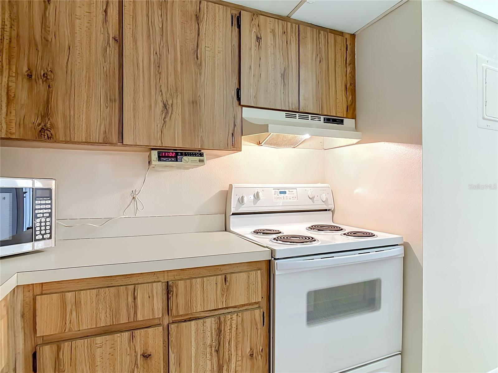 LAKESIDE CONDO APTS - Residential