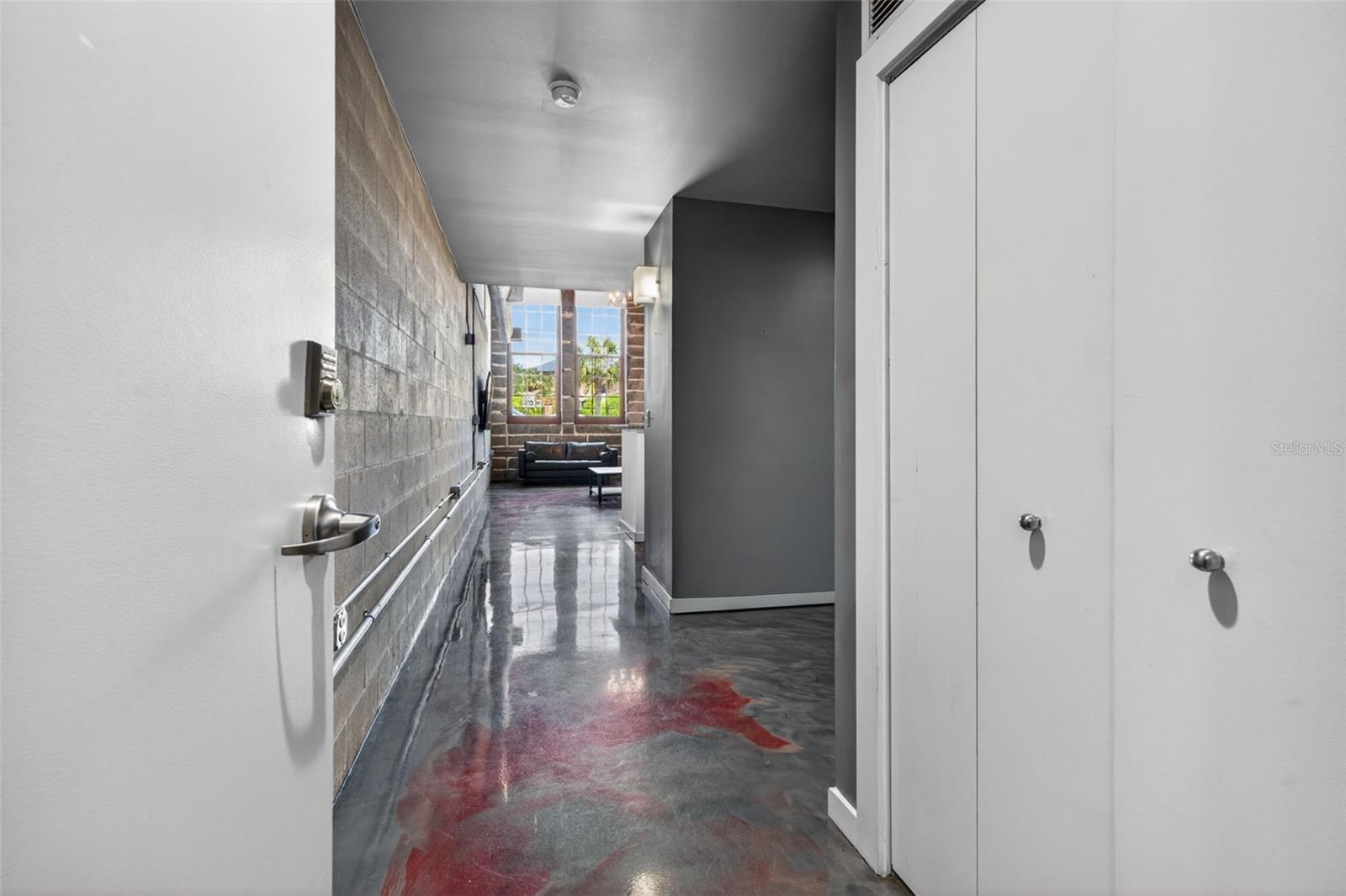 BOX FACTORY LOFTS - Residential