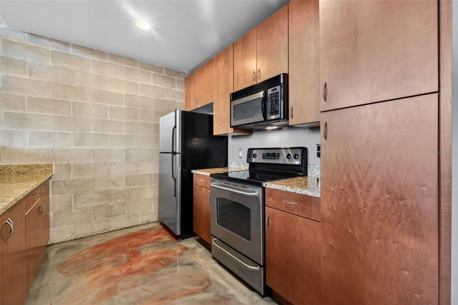 BOX FACTORY LOFTS - Residential