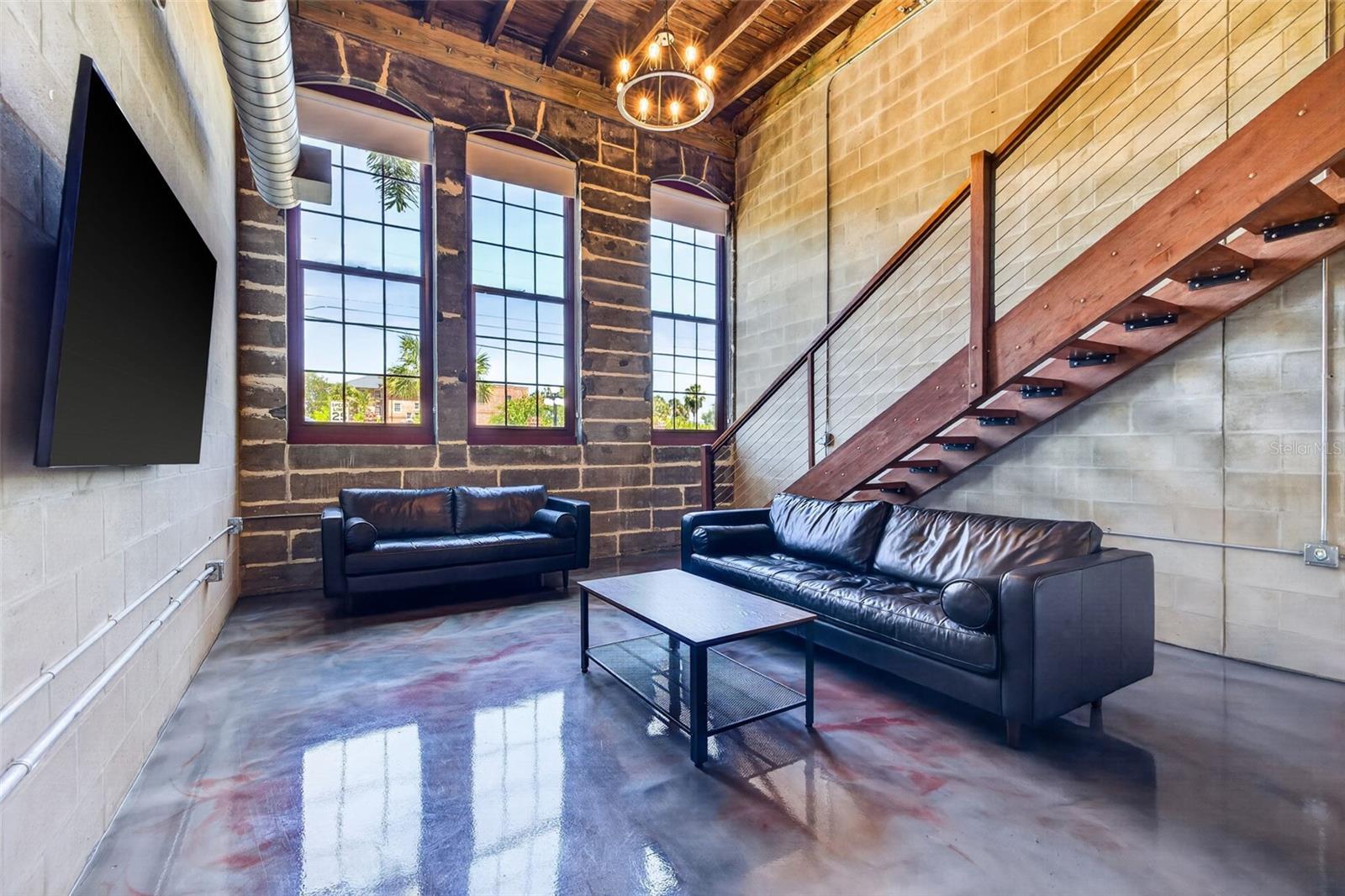 BOX FACTORY LOFTS - Residential