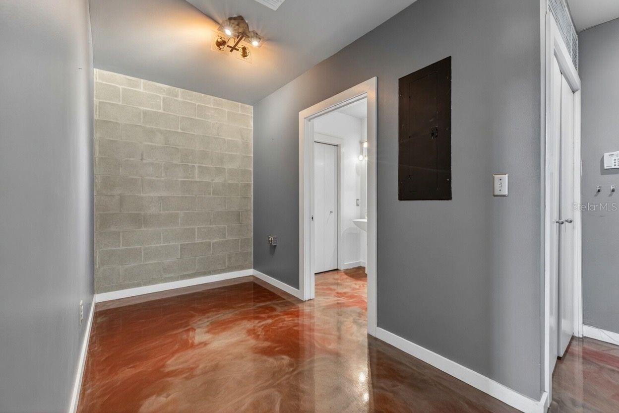 BOX FACTORY LOFTS - Residential