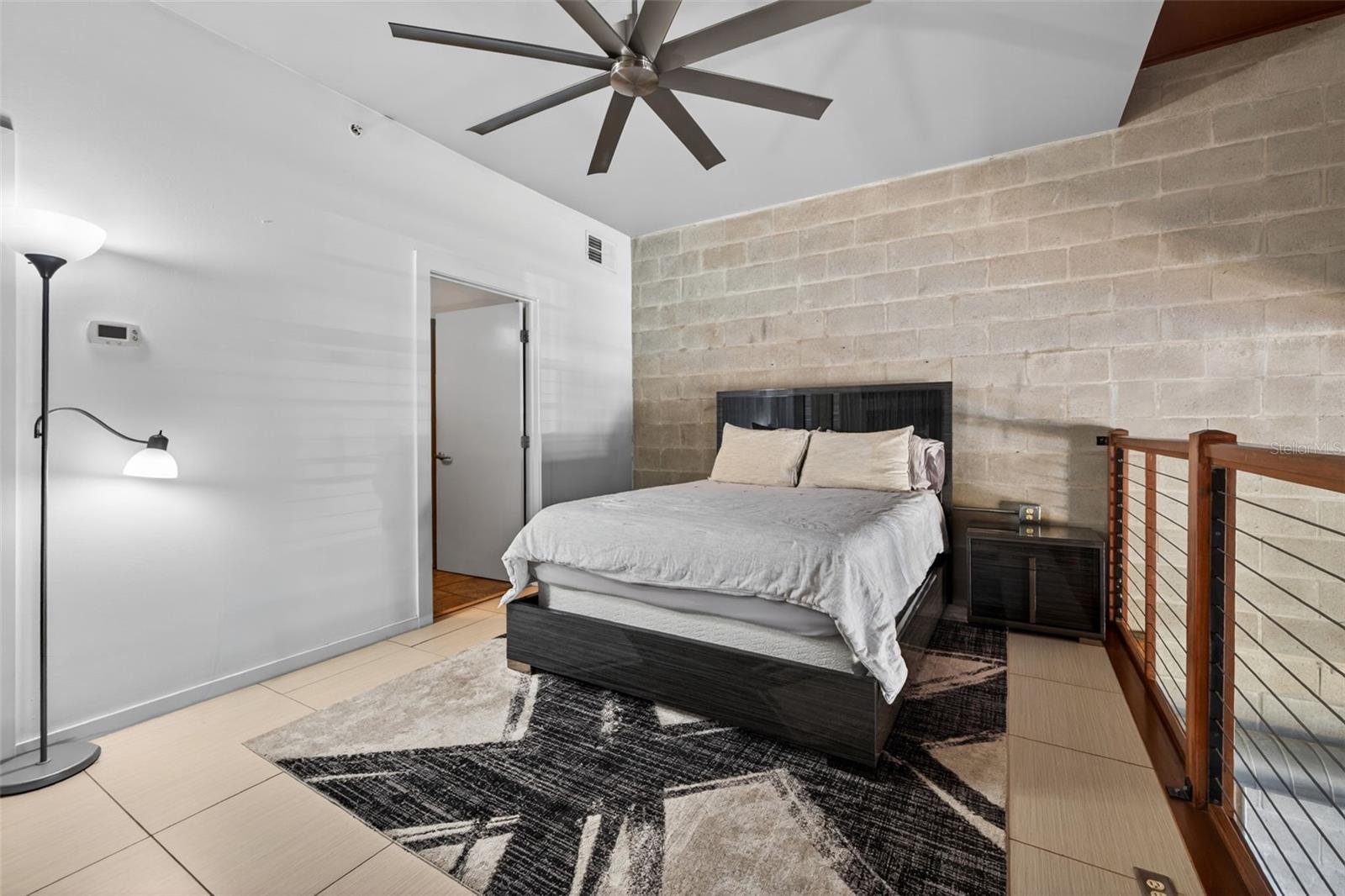 BOX FACTORY LOFTS - Residential
