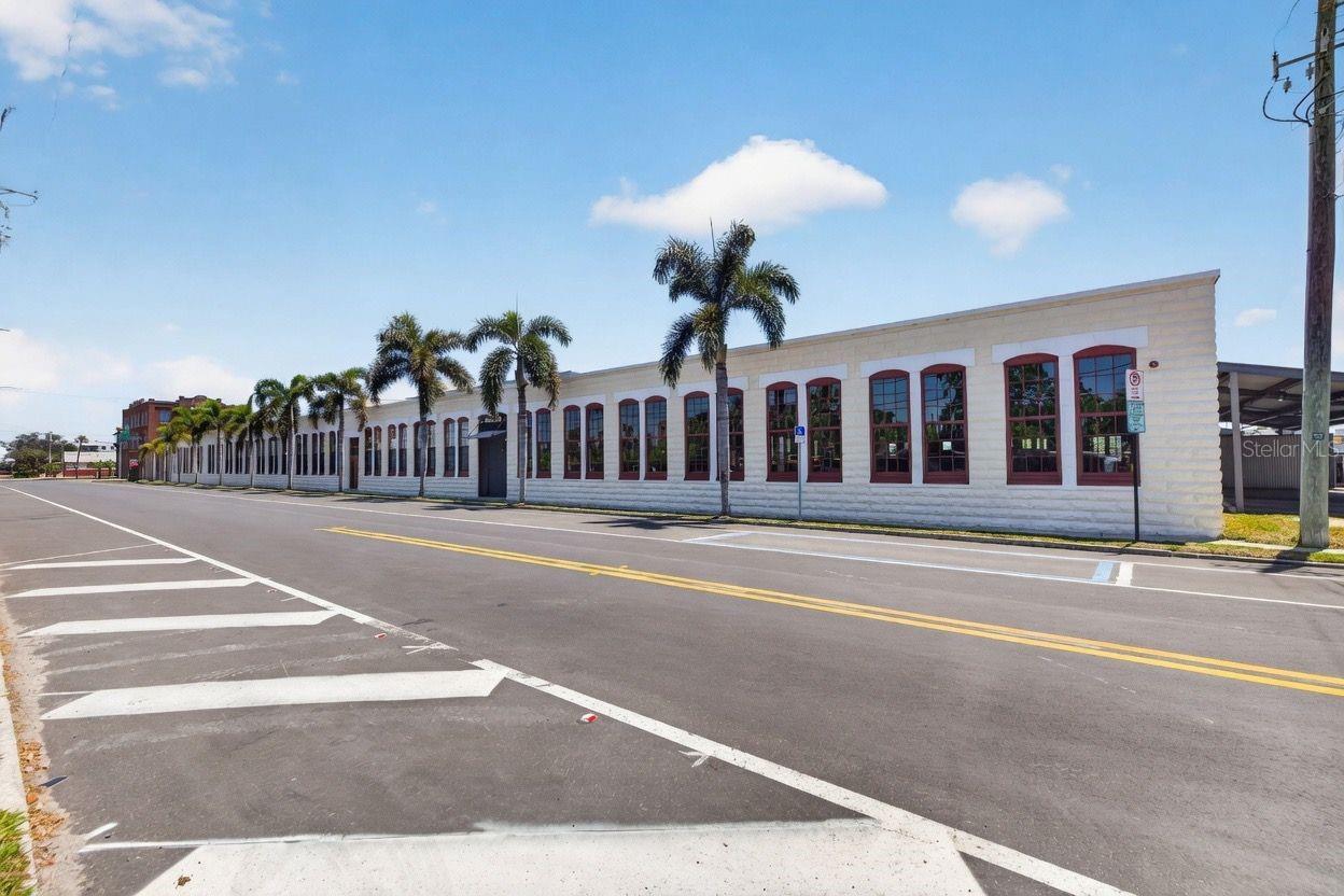 BOX FACTORY LOFTS - Residential
