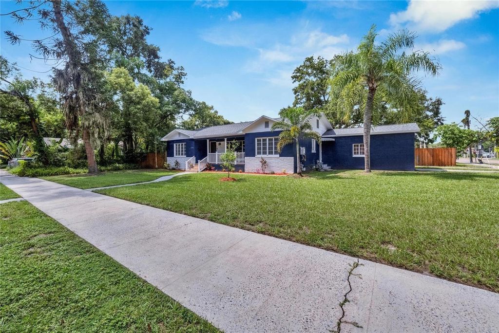 Photo of 6110 N Suwanee Avenue, Tampa, FL 33604 (MLS # TB8382791)