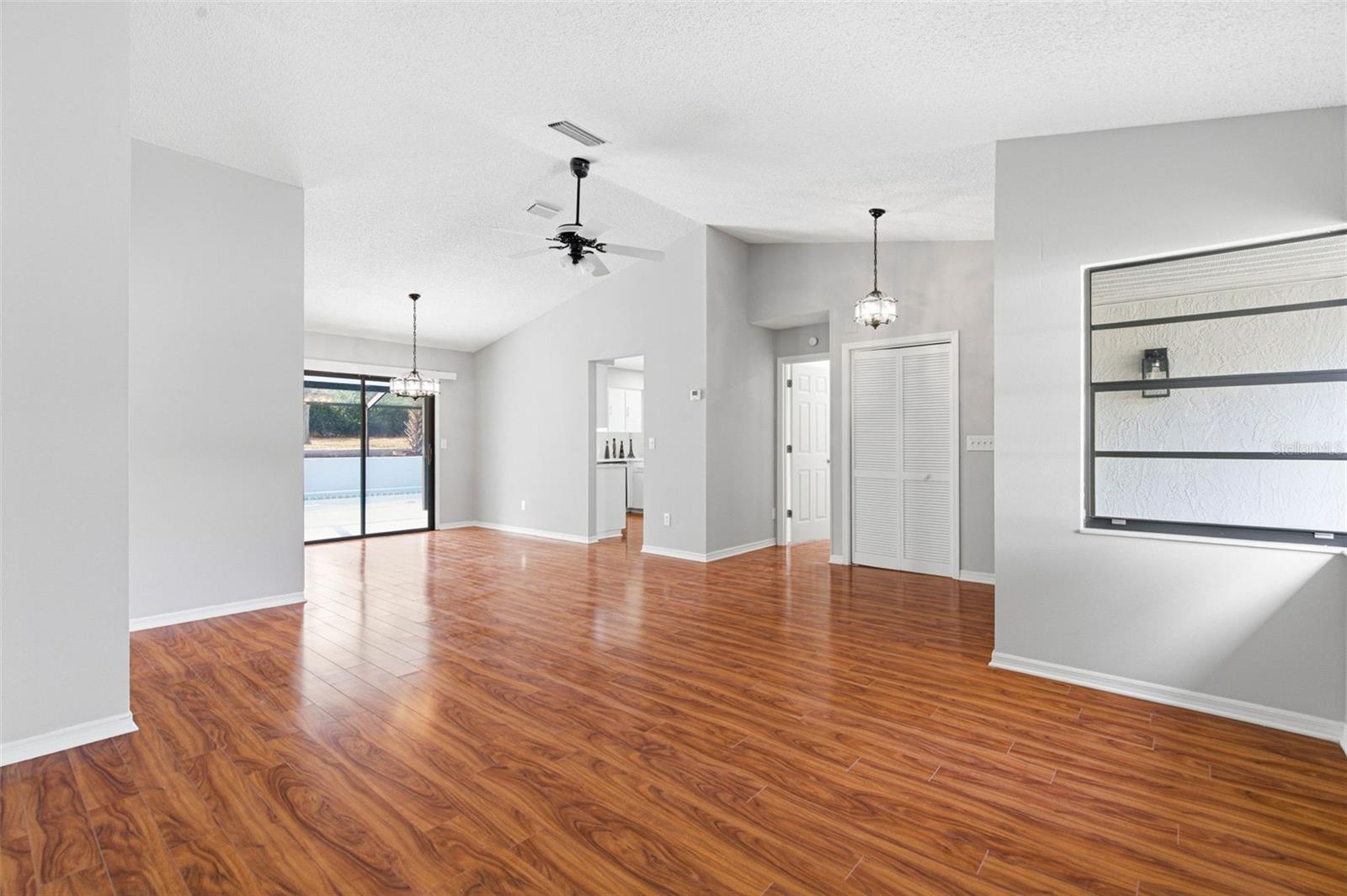 SPRING HILL - Residential