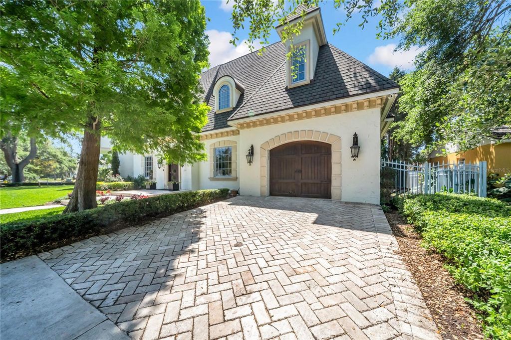 Photo of 3144 W Waverly Park, Tampa, FL 33629 (MLS # TB8393480)