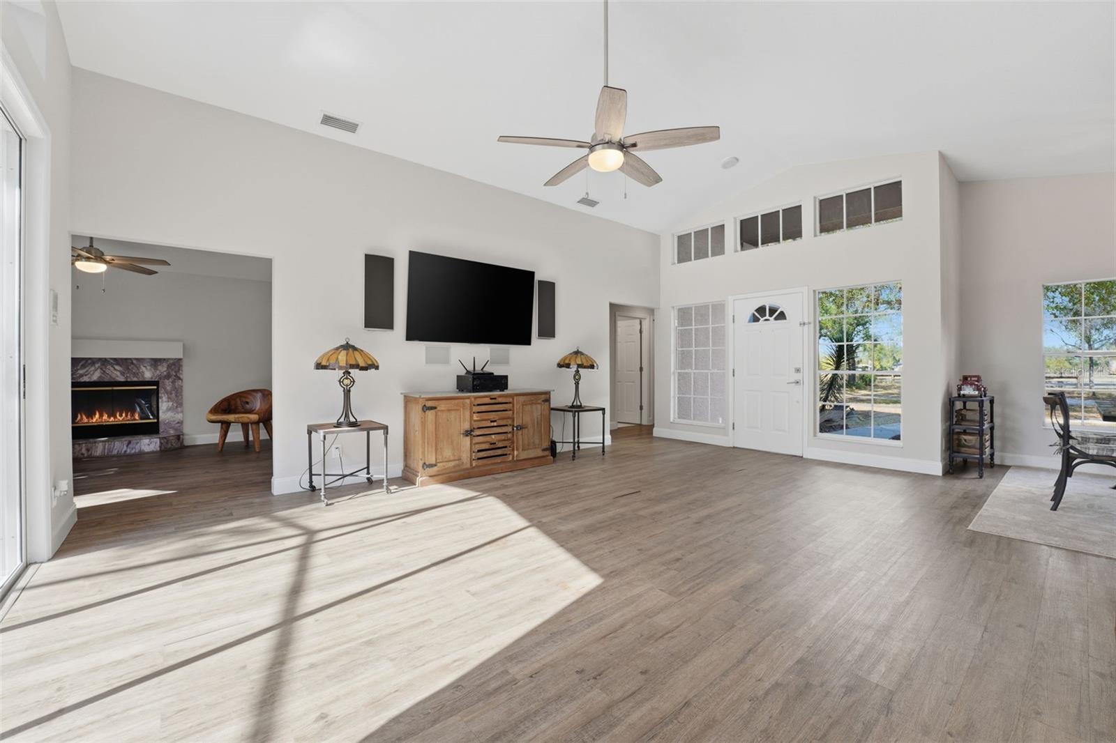 HORSE CRK ACRES - Residential