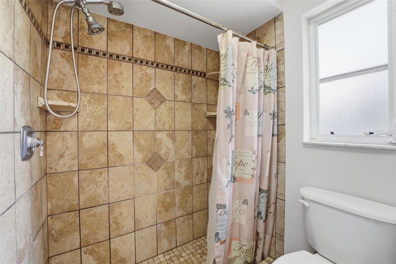 HORSE CRK ACRES - Residential