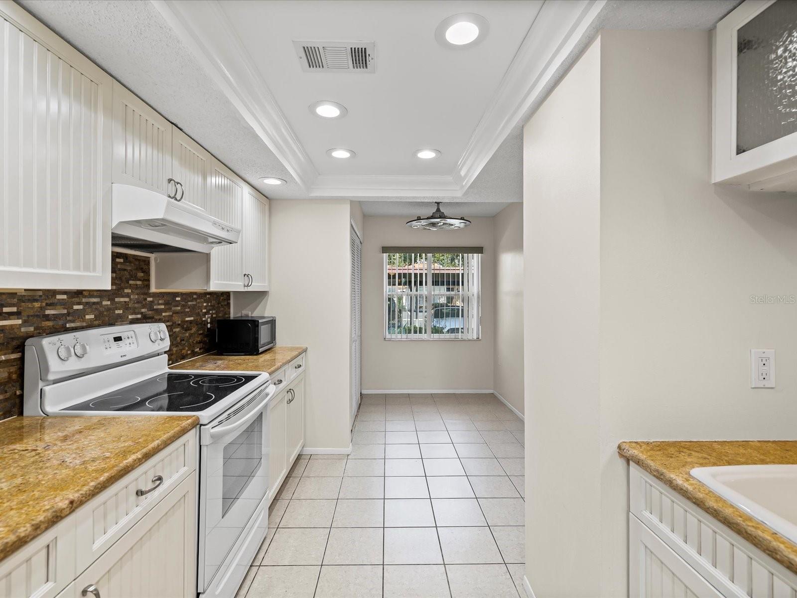 HOLIDAY LAKE VILLAS CONDO - Residential