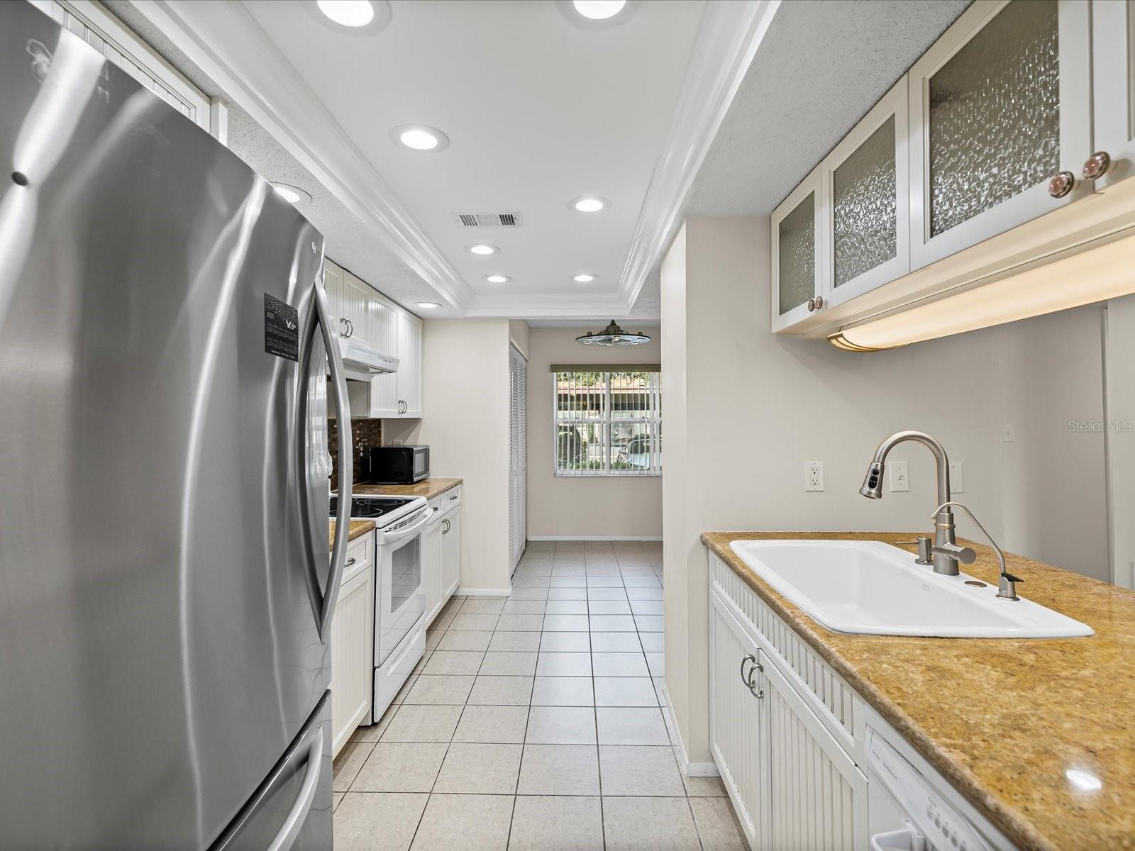 HOLIDAY LAKE VILLAS CONDO - Residential