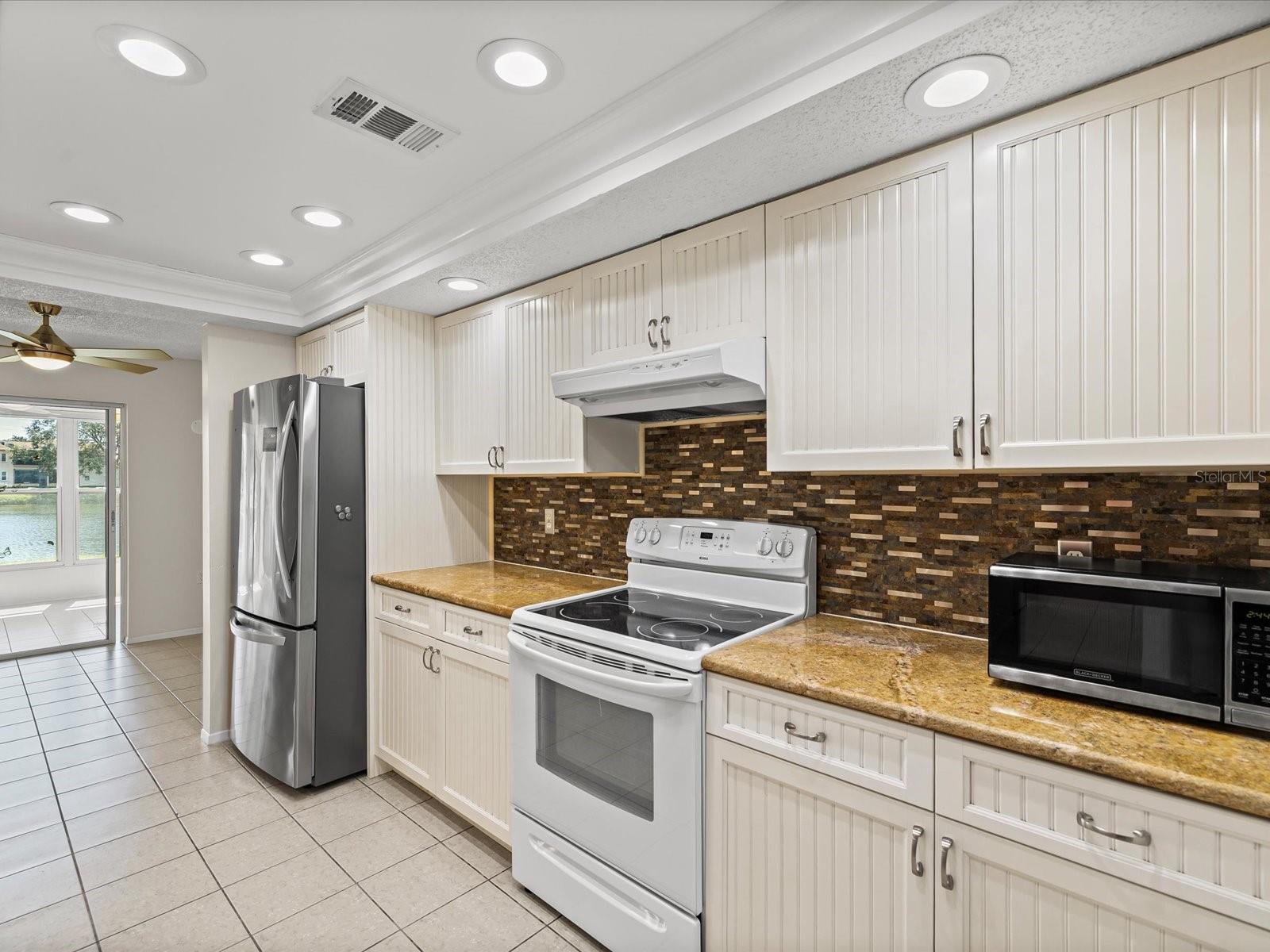 HOLIDAY LAKE VILLAS CONDO - Residential