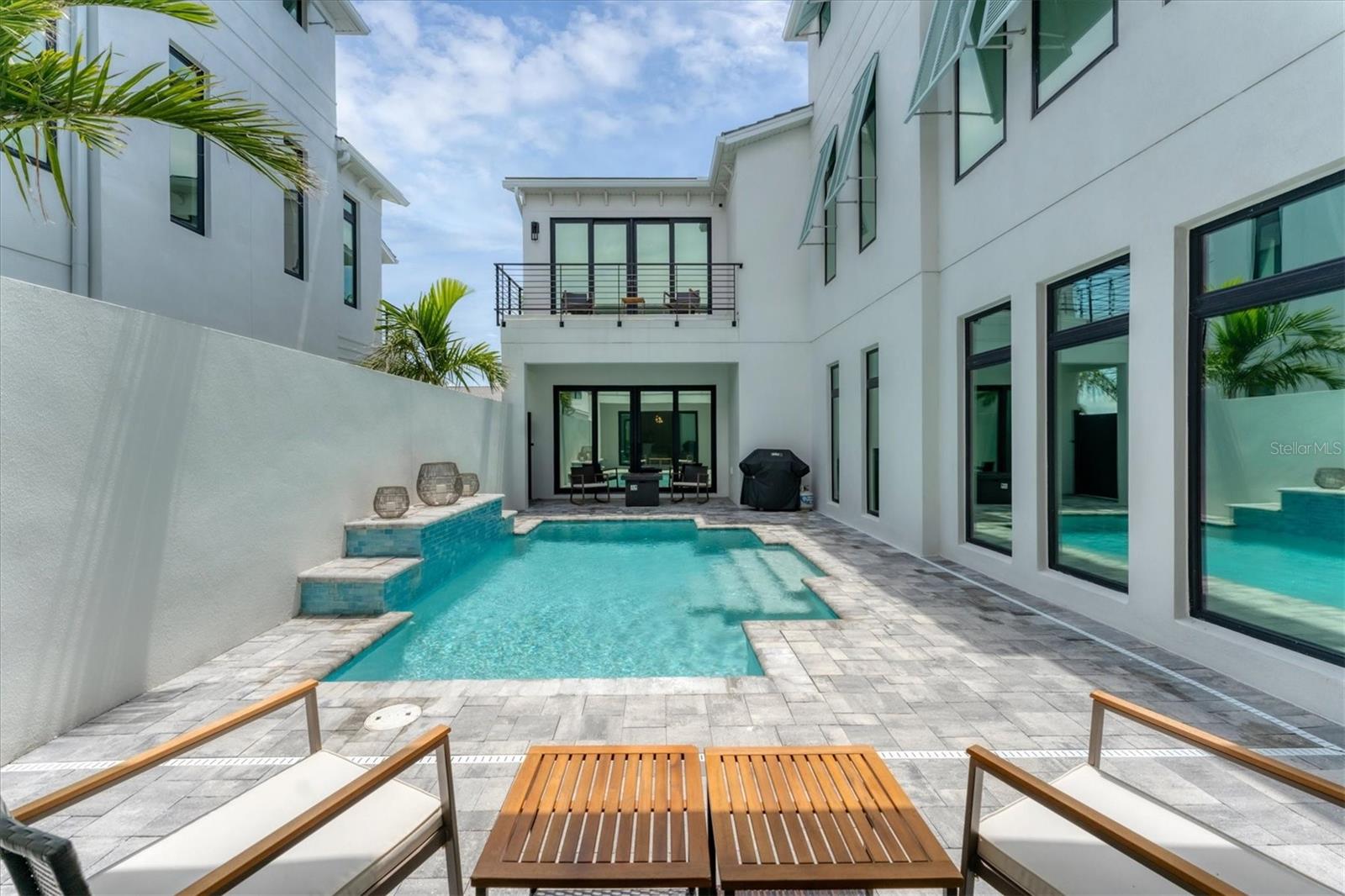 AQUA LAGOON - Residential