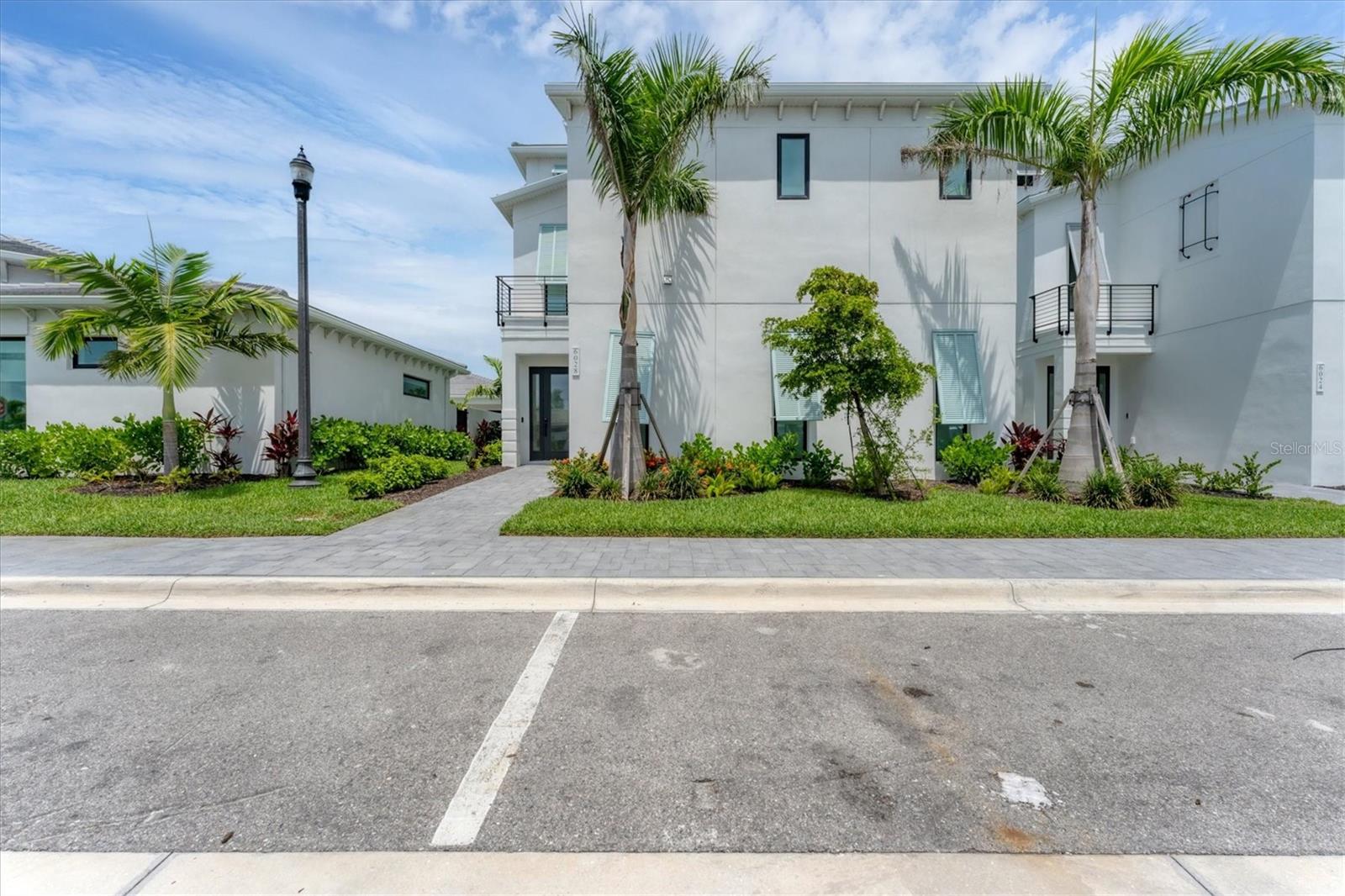 AQUA LAGOON - Residential