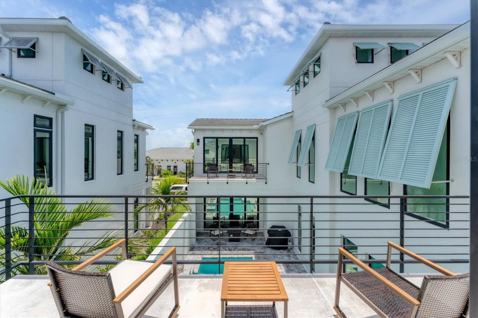 AQUA LAGOON - Residential