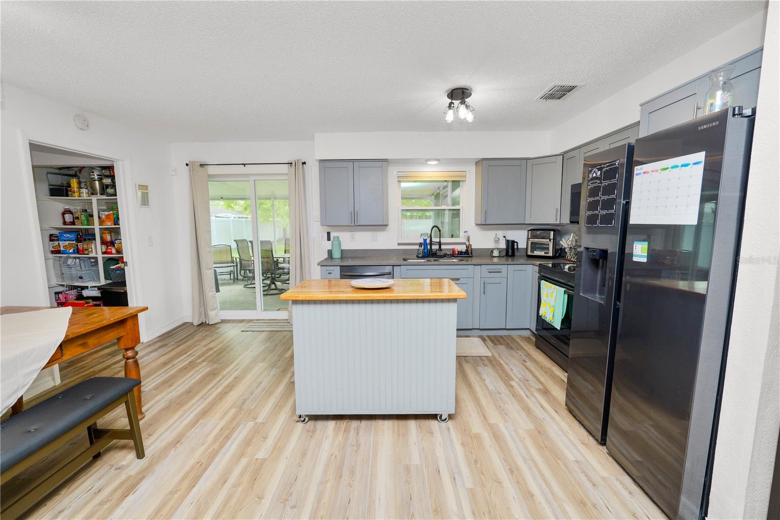 2937 DELROSE DRIVE N