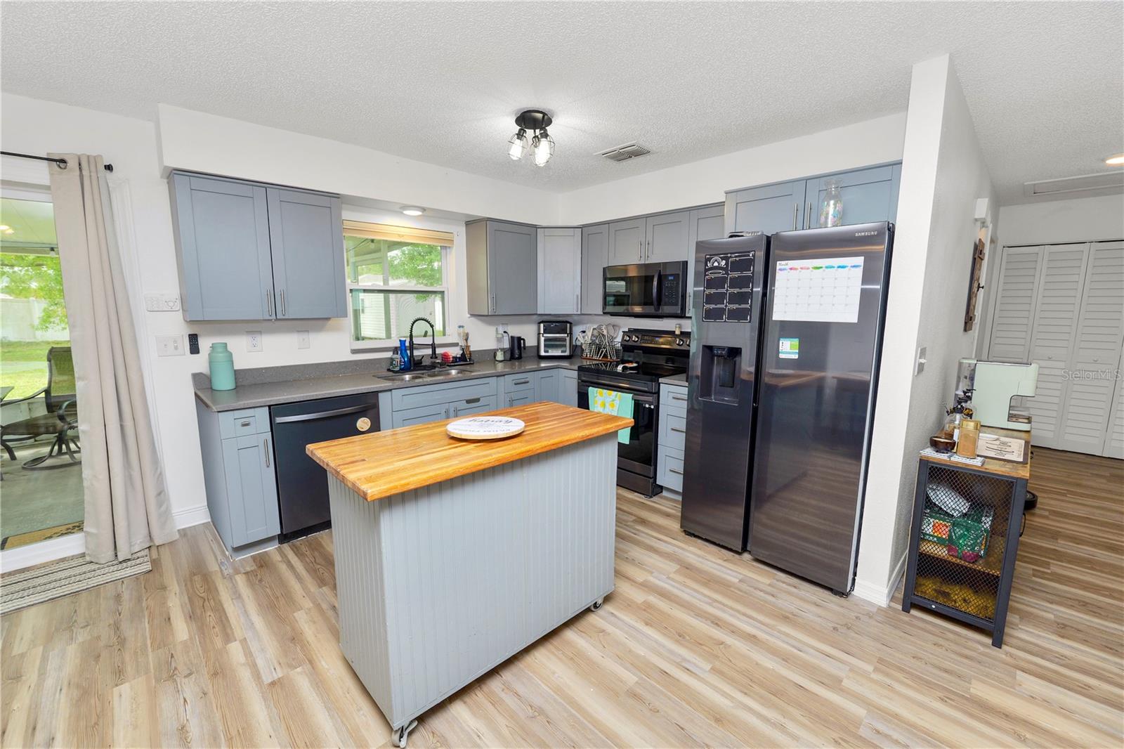 2937 DELROSE DRIVE N