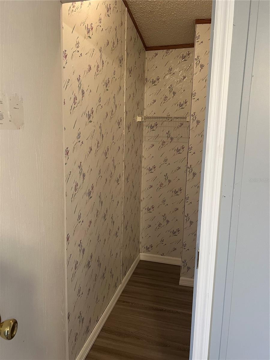 HILL N DALE THE VILLAGE - Residential