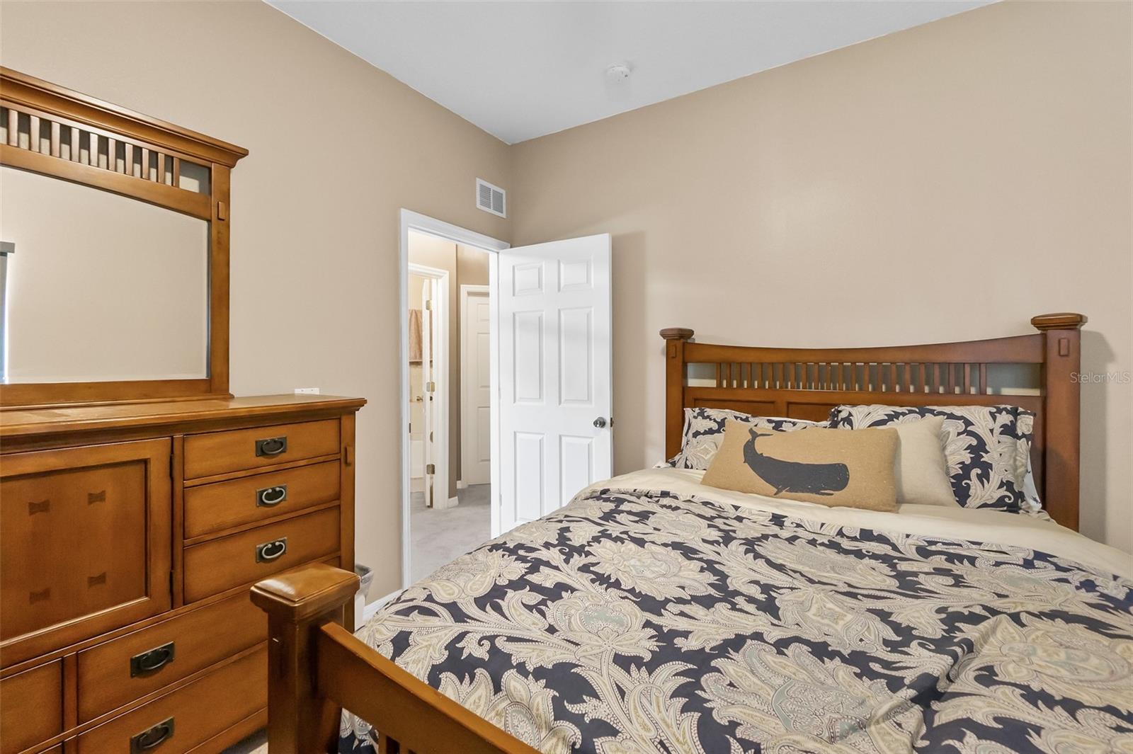 CYPRESS KNOLL - Residential