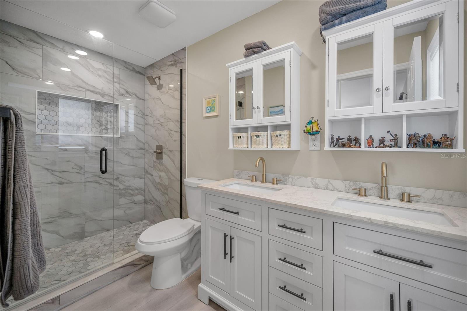 BELLEVUE ESTATES 1ST ADD - Residential