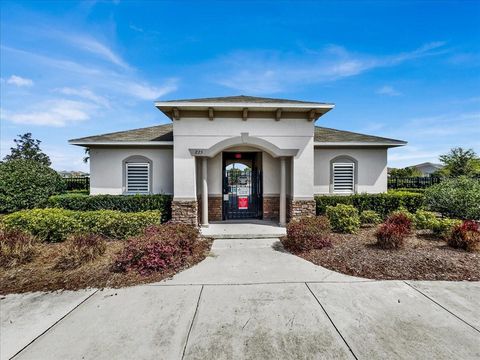 A home in WINTER HAVEN