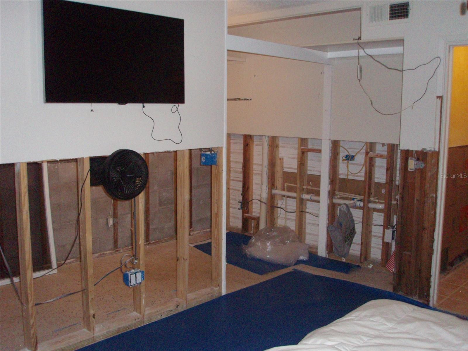 VENETIAN POINT - Land