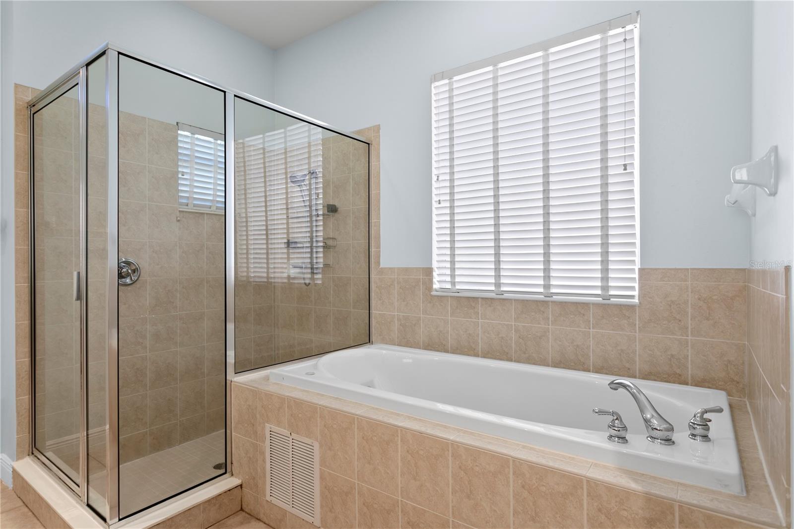 PASADENA GREENS - Residential